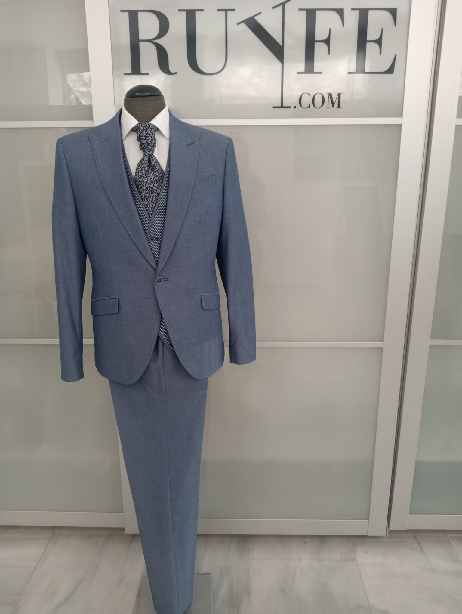 Ruyfe |Trajes de Novio |OUTLET Trajes |